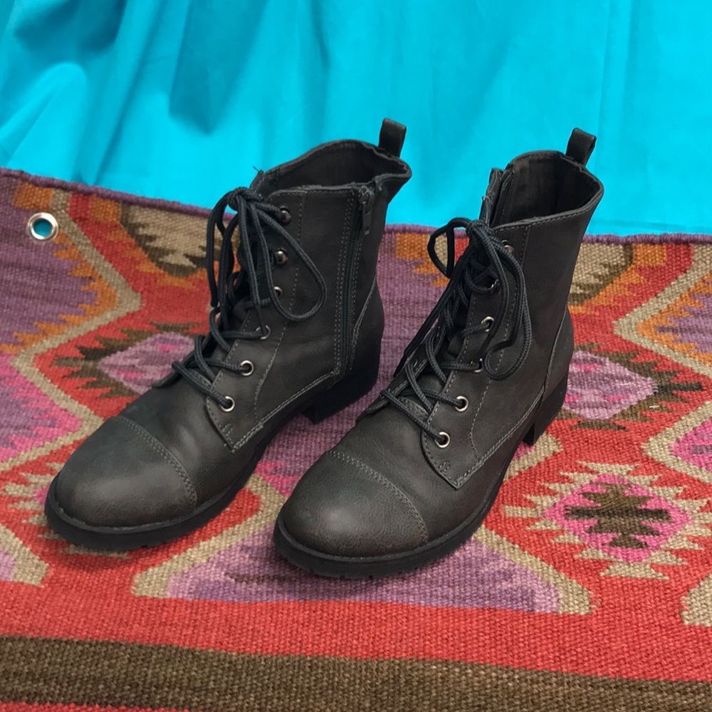 American Eagle Combat Grey Boots